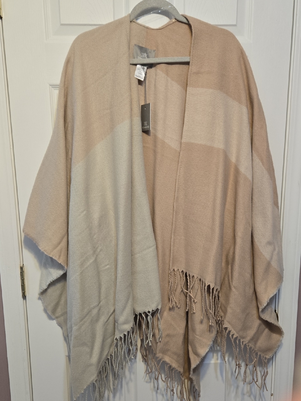 Soia & Kyo Neutral Tone Fringe Wrap - Beige and Cream NWT
